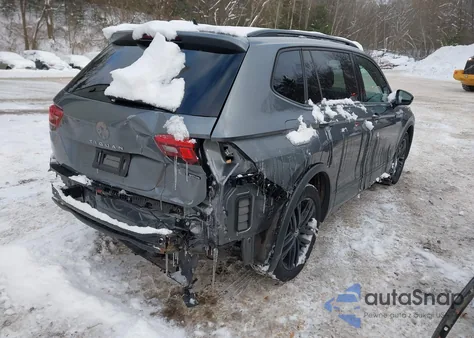 2022 Volkswagen Tiguan 2.0T Se R-Line Black z USA, uszkodzony, nr VIN 3VV8B7AX7NM106274